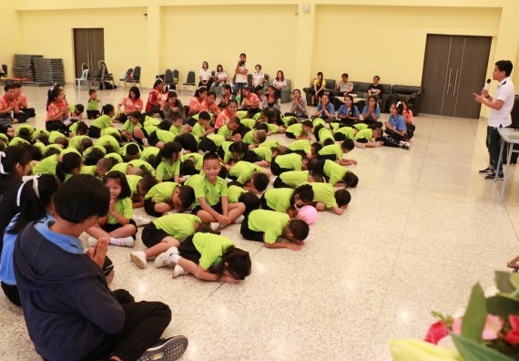 ภาพกิจกรรม คณะวิทยาศาสตร์และเทคโนโลยี จัดค่ายวิทยาศาสตร์โรงเรียนสาธิตฯ อนุบาล