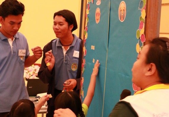 ภาพกิจกรรม คณะวิทยาศาสตร์และเทคโนโลยี จัดค่ายวิทยาศาสตร์โรงเรียนสาธิตฯ อนุบาล