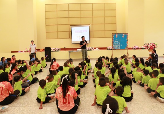 ภาพกิจกรรม คณะวิทยาศาสตร์และเทคโนโลยี จัดค่ายวิทยาศาสตร์โรงเรียนสาธิตฯ อนุบาล