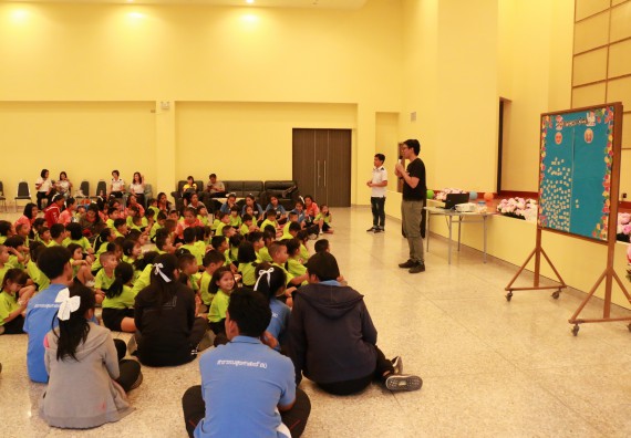 ภาพกิจกรรม คณะวิทยาศาสตร์และเทคโนโลยี จัดค่ายวิทยาศาสตร์โรงเรียนสาธิตฯ อนุบาล