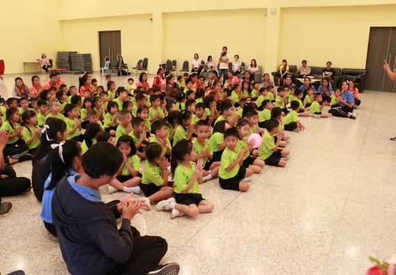 ภาพกิจกรรม คณะวิทยาศาสตร์และเทคโนโลยี จัดค่ายวิทยาศาสตร์โรงเรียนสาธิตฯ อนุบาล