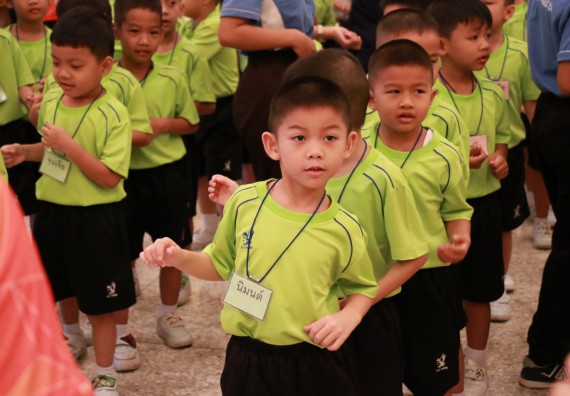 ภาพกิจกรรม คณะวิทยาศาสตร์และเทคโนโลยี จัดค่ายวิทยาศาสตร์โรงเรียนสาธิตฯ อนุบาล