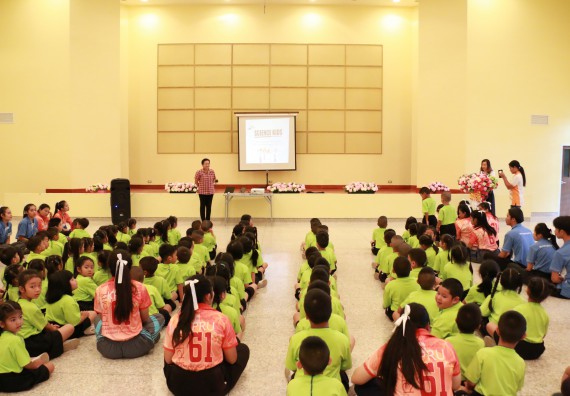 ภาพกิจกรรม คณะวิทยาศาสตร์และเทคโนโลยี จัดค่ายวิทยาศาสตร์โรงเรียนสาธิตฯ อนุบาล