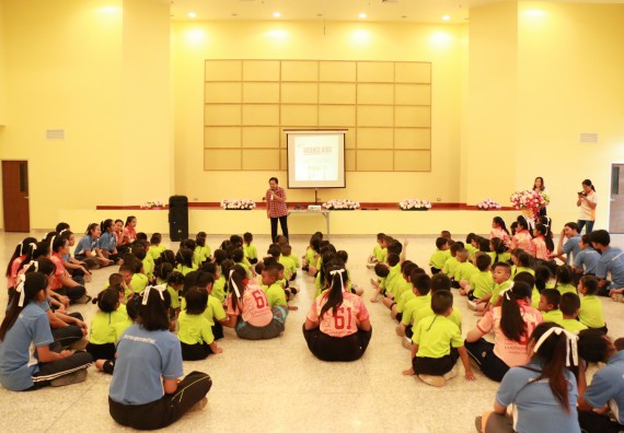 ภาพกิจกรรม คณะวิทยาศาสตร์และเทคโนโลยี จัดค่ายวิทยาศาสตร์โรงเรียนสาธิตฯ อนุบาล