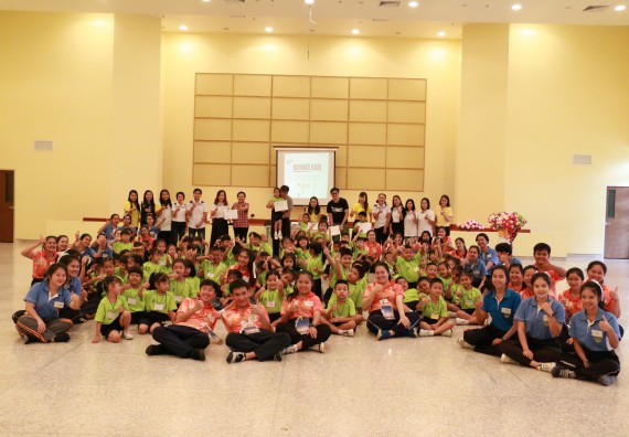 ภาพกิจกรรม คณะวิทยาศาสตร์และเทคโนโลยี จัดค่ายวิทยาศาสตร์โรงเรียนสาธิตฯ อนุบาล