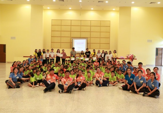 ภาพกิจกรรม คณะวิทยาศาสตร์และเทคโนโลยี จัดค่ายวิทยาศาสตร์โรงเรียนสาธิตฯ อนุบาล