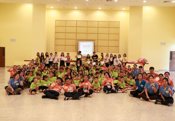 ภาพกิจกรรม คณะวิทยาศาสตร์และเทคโนโลยี จัดค่ายวิทยาศาสตร์โรงเรียนสาธิตฯ อนุบาล