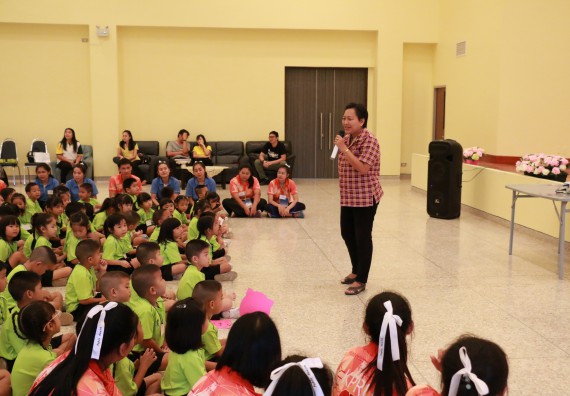 ภาพกิจกรรม คณะวิทยาศาสตร์และเทคโนโลยี จัดค่ายวิทยาศาสตร์โรงเรียนสาธิตฯ อนุบาล