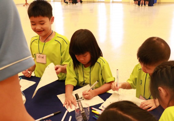 ภาพกิจกรรม คณะวิทยาศาสตร์และเทคโนโลยี จัดค่ายวิทยาศาสตร์โรงเรียนสาธิตฯ อนุบาล