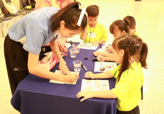 ภาพกิจกรรม คณะวิทยาศาสตร์และเทคโนโลยี จัดค่ายวิทยาศาสตร์โรงเรียนสาธิตฯ อนุบาล