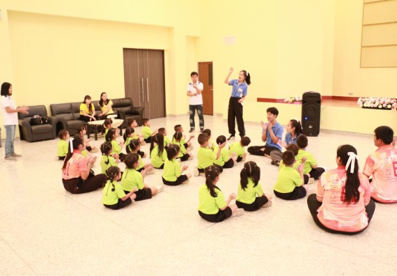 ภาพกิจกรรม คณะวิทยาศาสตร์และเทคโนโลยี จัดค่ายวิทยาศาสตร์โรงเรียนสาธิตฯ อนุบาล