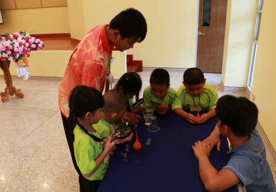 ภาพกิจกรรม คณะวิทยาศาสตร์และเทคโนโลยี จัดค่ายวิทยาศาสตร์โรงเรียนสาธิตฯ อนุบาล