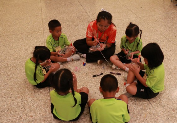 ภาพกิจกรรม คณะวิทยาศาสตร์และเทคโนโลยี จัดค่ายวิทยาศาสตร์โรงเรียนสาธิตฯ อนุบาล