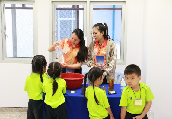 ภาพกิจกรรม คณะวิทยาศาสตร์และเทคโนโลยี จัดค่ายวิทยาศาสตร์โรงเรียนสาธิตฯ อนุบาล