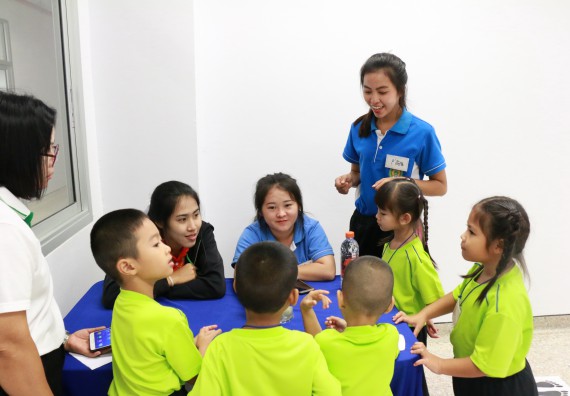 ภาพกิจกรรม คณะวิทยาศาสตร์และเทคโนโลยี จัดค่ายวิทยาศาสตร์โรงเรียนสาธิตฯ อนุบาล