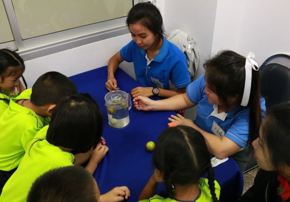 ภาพกิจกรรม คณะวิทยาศาสตร์และเทคโนโลยี จัดค่ายวิทยาศาสตร์โรงเรียนสาธิตฯ อนุบาล