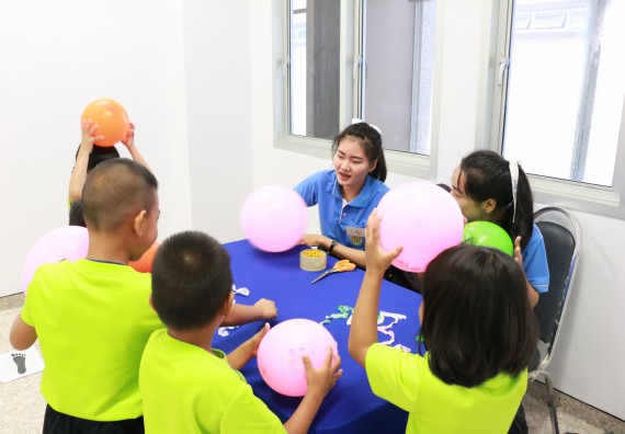 ภาพกิจกรรม คณะวิทยาศาสตร์และเทคโนโลยี จัดค่ายวิทยาศาสตร์โรงเรียนสาธิตฯ อนุบาล