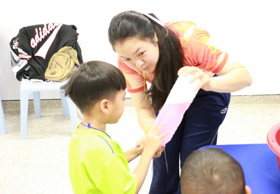 ภาพกิจกรรม คณะวิทยาศาสตร์และเทคโนโลยี จัดค่ายวิทยาศาสตร์โรงเรียนสาธิตฯ อนุบาล