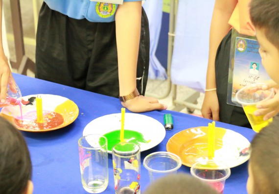 ภาพกิจกรรม คณะวิทยาศาสตร์และเทคโนโลยี จัดค่ายวิทยาศาสตร์โรงเรียนสาธิตฯ อนุบาล