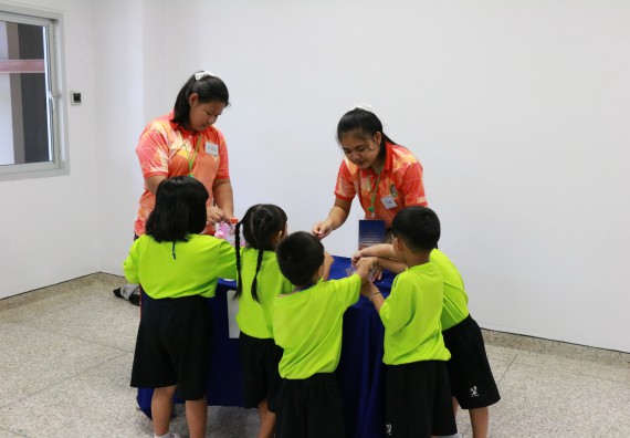ภาพกิจกรรม คณะวิทยาศาสตร์และเทคโนโลยี จัดค่ายวิทยาศาสตร์โรงเรียนสาธิตฯ อนุบาล