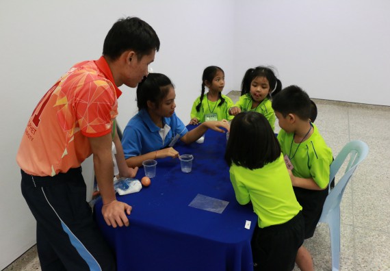 ภาพกิจกรรม คณะวิทยาศาสตร์และเทคโนโลยี จัดค่ายวิทยาศาสตร์โรงเรียนสาธิตฯ อนุบาล