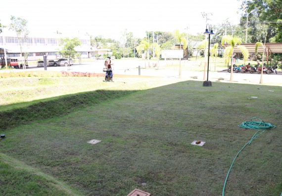 ภาพกิจกรรม คณะวิทยาศาสตร์และเทคโนโลยี เข้าร่วมกิจกรรม Big Cleaning Day ทำลายแหล่งเพาะพันธ์ลูกน้ำยุงลายภายในหน่วยงาน