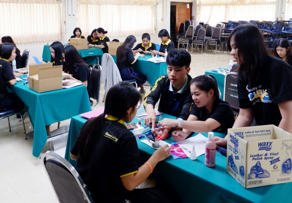 ภาพกิจกรรม โปรแกรมวิชาเคมี จัดอบรมเชิงปฏิบัติการพัฒนานักศึกษาครูด้วยแนวทางการศึกษาแบบสะเต็ม (STEM)