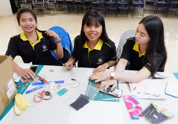 ภาพกิจกรรม โปรแกรมวิชาเคมี จัดอบรมเชิงปฏิบัติการพัฒนานักศึกษาครูด้วยแนวทางการศึกษาแบบสะเต็ม (STEM)