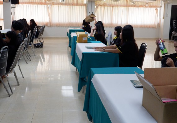 ภาพกิจกรรม โปรแกรมวิชาเคมี จัดอบรมเชิงปฏิบัติการพัฒนานักศึกษาครูด้วยแนวทางการศึกษาแบบสะเต็ม (STEM)