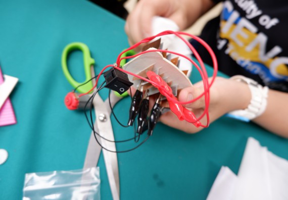 ภาพกิจกรรม โปรแกรมวิชาเคมี จัดอบรมเชิงปฏิบัติการพัฒนานักศึกษาครูด้วยแนวทางการศึกษาแบบสะเต็ม (STEM)