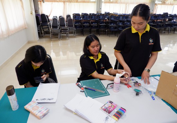 ภาพกิจกรรม โปรแกรมวิชาเคมี จัดอบรมเชิงปฏิบัติการพัฒนานักศึกษาครูด้วยแนวทางการศึกษาแบบสะเต็ม (STEM)