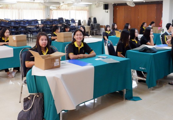 ภาพกิจกรรม โปรแกรมวิชาเคมี จัดอบรมเชิงปฏิบัติการพัฒนานักศึกษาครูด้วยแนวทางการศึกษาแบบสะเต็ม (STEM)