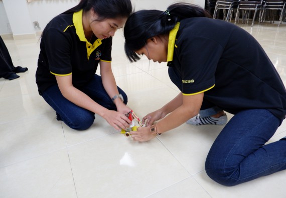 ภาพกิจกรรม โปรแกรมวิชาเคมี จัดอบรมเชิงปฏิบัติการพัฒนานักศึกษาครูด้วยแนวทางการศึกษาแบบสะเต็ม (STEM)