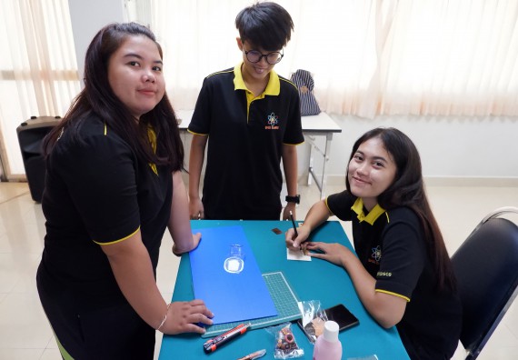 ภาพกิจกรรม โปรแกรมวิชาเคมี จัดอบรมเชิงปฏิบัติการพัฒนานักศึกษาครูด้วยแนวทางการศึกษาแบบสะเต็ม (STEM)