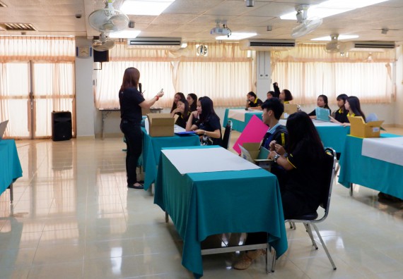 ภาพกิจกรรม โปรแกรมวิชาเคมี จัดอบรมเชิงปฏิบัติการพัฒนานักศึกษาครูด้วยแนวทางการศึกษาแบบสะเต็ม (STEM)