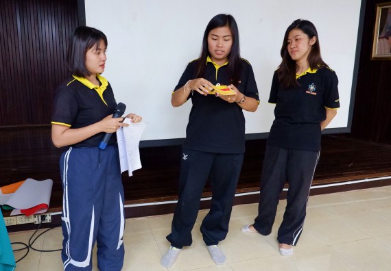 ภาพกิจกรรม โปรแกรมวิชาเคมี จัดอบรมเชิงปฏิบัติการพัฒนานักศึกษาครูด้วยแนวทางการศึกษาแบบสะเต็ม (STEM)