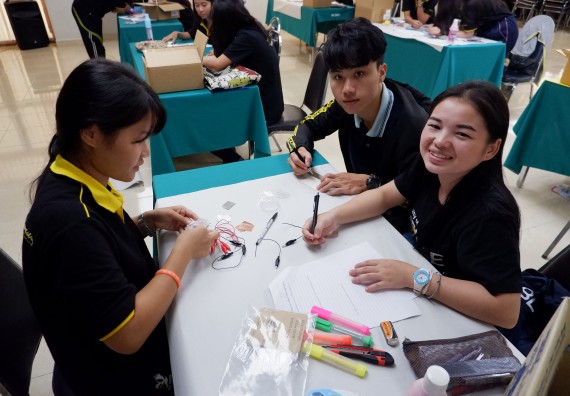 ภาพกิจกรรม โปรแกรมวิชาเคมี จัดอบรมเชิงปฏิบัติการพัฒนานักศึกษาครูด้วยแนวทางการศึกษาแบบสะเต็ม (STEM)