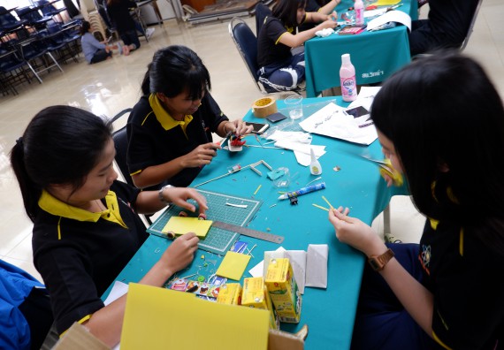 ภาพกิจกรรม โปรแกรมวิชาเคมี จัดอบรมเชิงปฏิบัติการพัฒนานักศึกษาครูด้วยแนวทางการศึกษาแบบสะเต็ม (STEM)