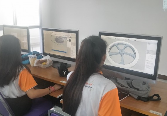 ภาพกิจกรรม นักศึกษาคณะวิทยาศาสตร์และเทคโนโลยี เข้าร่วมกิจกรรมการอบรมเผยแพร่ 3D Printer