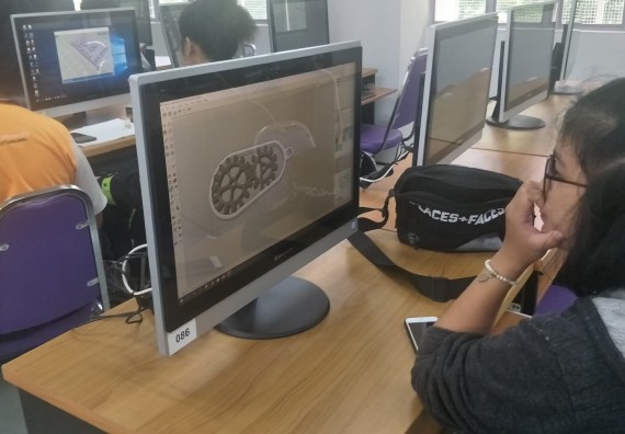 ภาพกิจกรรม นักศึกษาคณะวิทยาศาสตร์และเทคโนโลยี เข้าร่วมกิจกรรมการอบรมเผยแพร่ 3D Printer