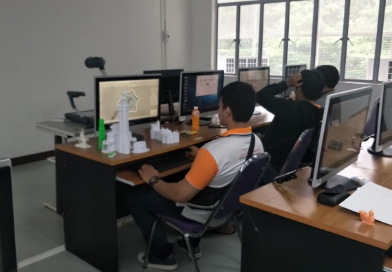 ภาพกิจกรรม นักศึกษาคณะวิทยาศาสตร์และเทคโนโลยี เข้าร่วมกิจกรรมการอบรมเผยแพร่ 3D Printer