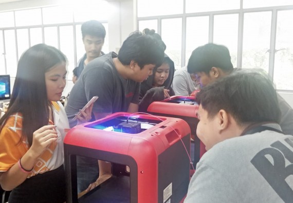 ภาพกิจกรรม นักศึกษาคณะวิทยาศาสตร์และเทคโนโลยี เข้าร่วมกิจกรรมการอบรมเผยแพร่ 3D Printer