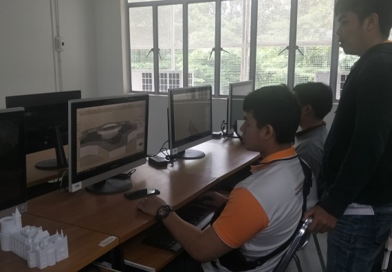 ภาพกิจกรรม นักศึกษาคณะวิทยาศาสตร์และเทคโนโลยี เข้าร่วมกิจกรรมการอบรมเผยแพร่ 3D Printer