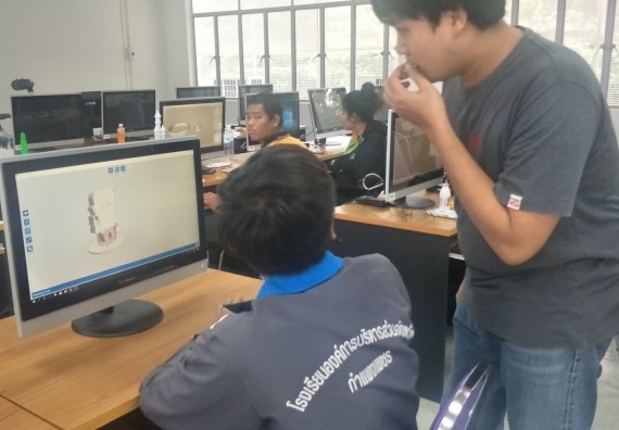 ภาพกิจกรรม นักศึกษาคณะวิทยาศาสตร์และเทคโนโลยี เข้าร่วมกิจกรรมการอบรมเผยแพร่ 3D Printer