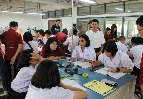 ภาพกิจกรรม คณะวิทยาศาสตร์และเทคโนโลยี จัดค่ายพัฒนาศักยภาพการเรียนรู้ของนักเรียนห้องเรียนพิเศษ