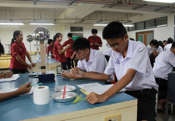 ภาพกิจกรรม คณะวิทยาศาสตร์และเทคโนโลยี จัดค่ายพัฒนาศักยภาพการเรียนรู้ของนักเรียนห้องเรียนพิเศษ