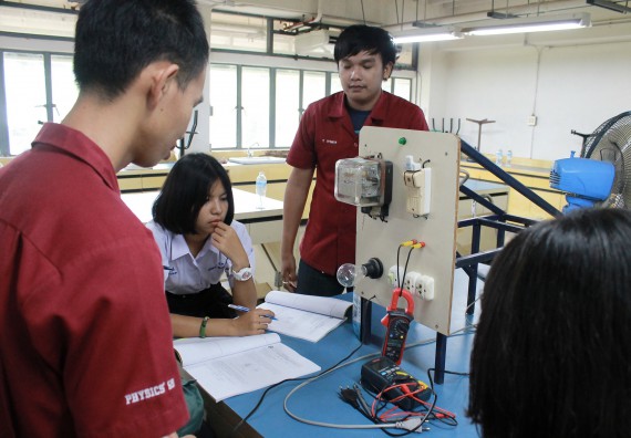 ภาพกิจกรรม คณะวิทยาศาสตร์และเทคโนโลยี จัดค่ายพัฒนาศักยภาพการเรียนรู้ของนักเรียนห้องเรียนพิเศษ