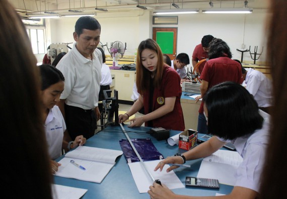 ภาพกิจกรรม คณะวิทยาศาสตร์และเทคโนโลยี จัดค่ายพัฒนาศักยภาพการเรียนรู้ของนักเรียนห้องเรียนพิเศษ