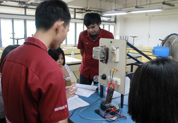 ภาพกิจกรรม คณะวิทยาศาสตร์และเทคโนโลยี จัดค่ายพัฒนาศักยภาพการเรียนรู้ของนักเรียนห้องเรียนพิเศษ