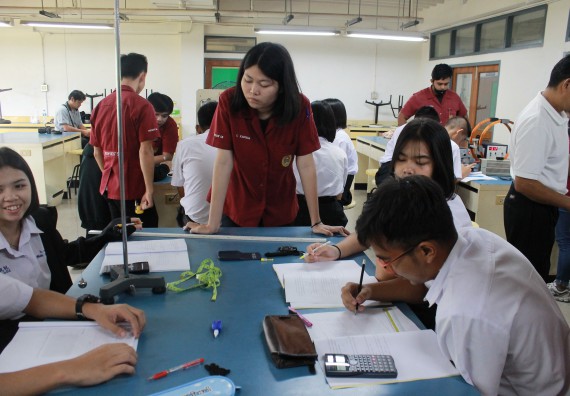 ภาพกิจกรรม คณะวิทยาศาสตร์และเทคโนโลยี จัดค่ายพัฒนาศักยภาพการเรียนรู้ของนักเรียนห้องเรียนพิเศษ